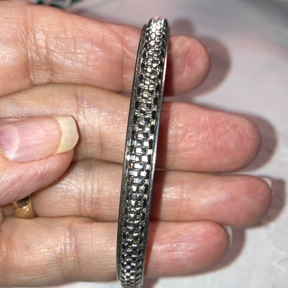 Set of 6 Silvertone bangle bracelets w/ appx 3” diameter, various textures $10 - Picture 5 of 7